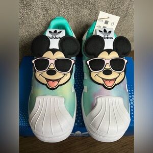 Adidas x Disney Mickey Mouse Superstar Sneaker size 2.5Y